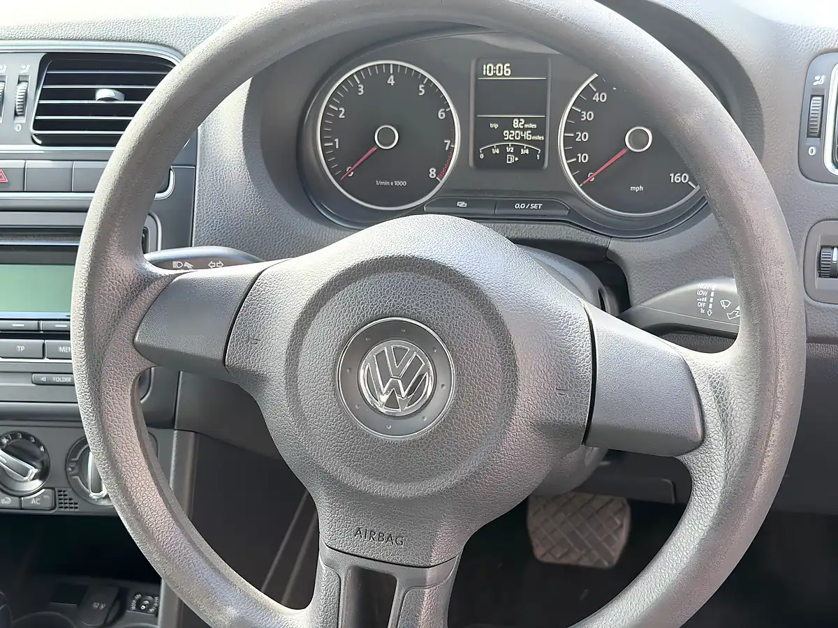 Used 2010 Volkswagen Polo Se Blue - Interior and Exterior details 18