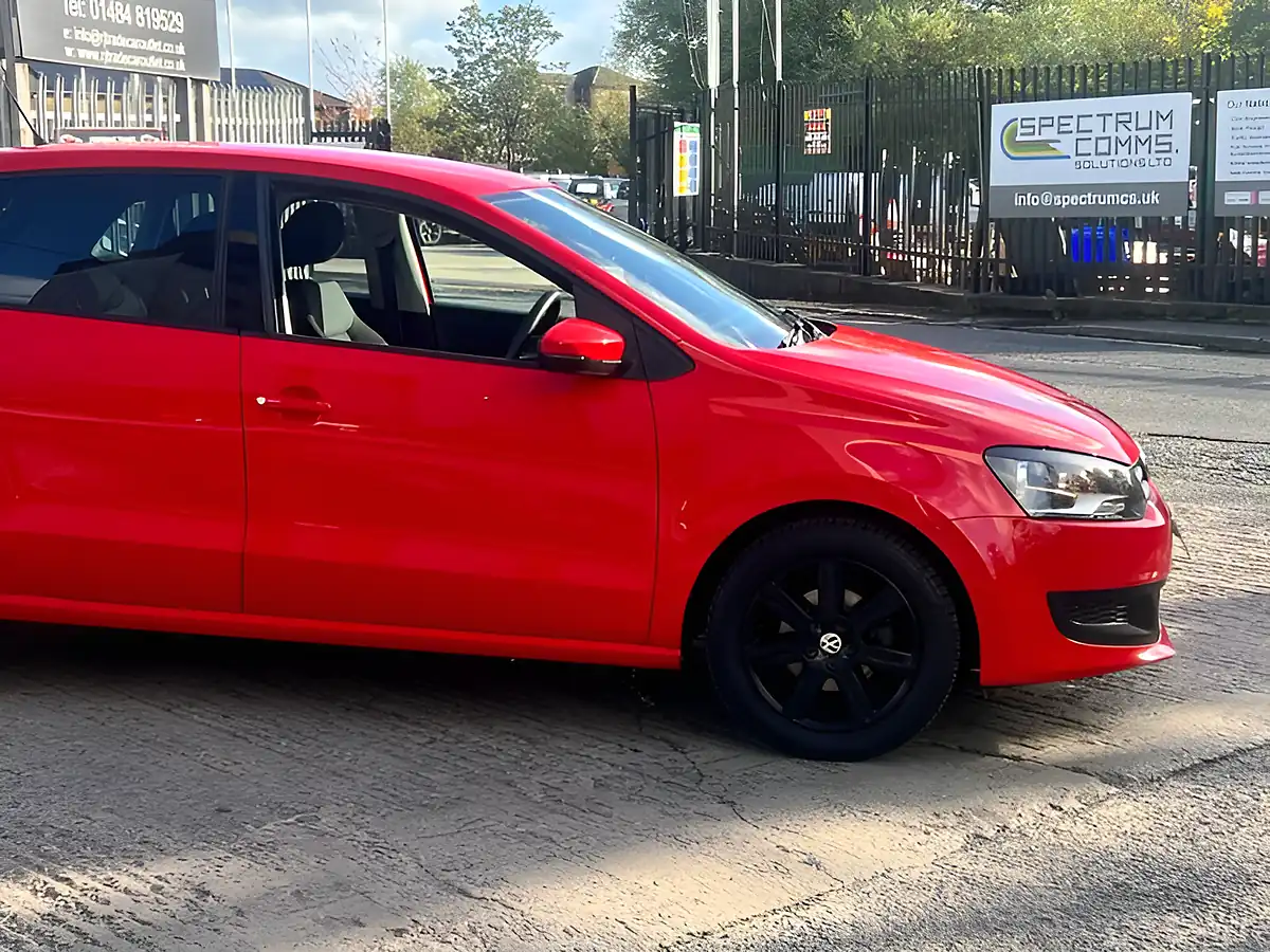 Used 2010 Volkswagen Polo Se Red - Interior and Exterior details 11