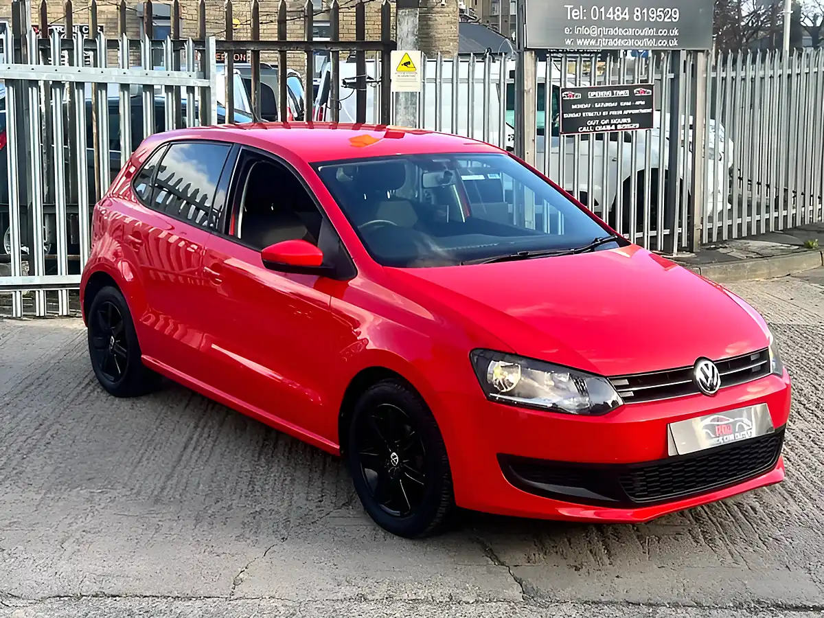 Used 2010 Volkswagen Polo Se Red - Interior and Exterior details 4