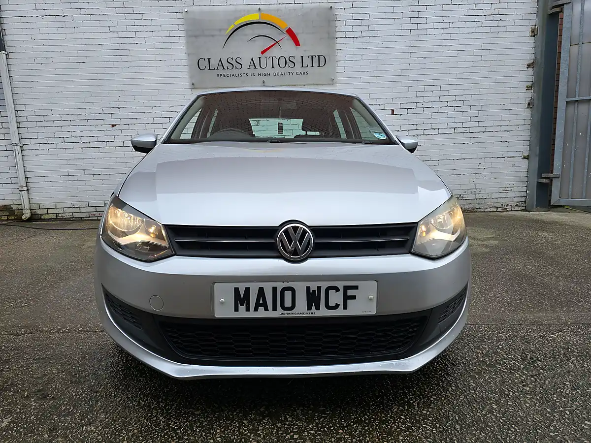 Used 2010 Volkswagen Polo Se Silver - Interior and Exterior details 2