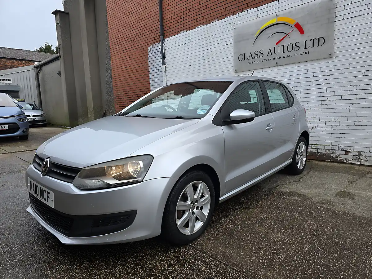 Used 2010 Volkswagen Polo Se Silver - Interior and Exterior details 3
