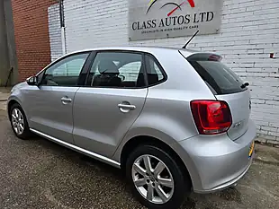 Used 2010 Volkswagen Polo Se Silver - Interior and Exterior details 4