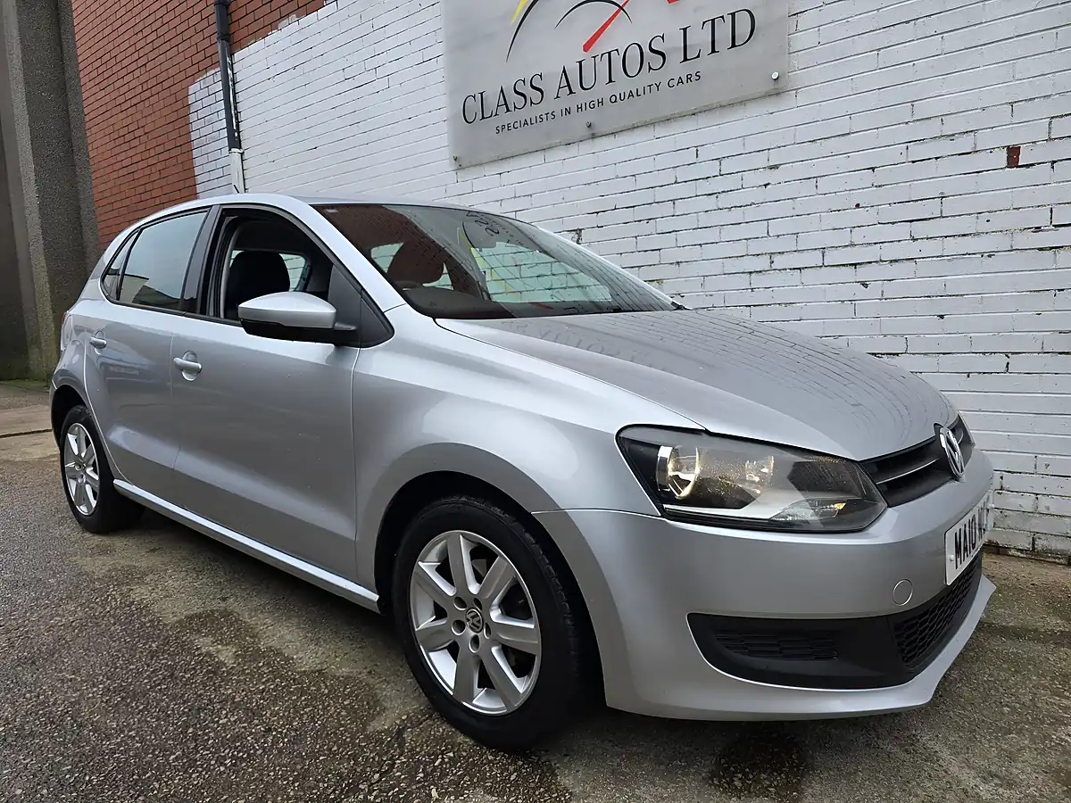 Used 2010 Volkswagen Polo Se Silver - Interior and Exterior details 5