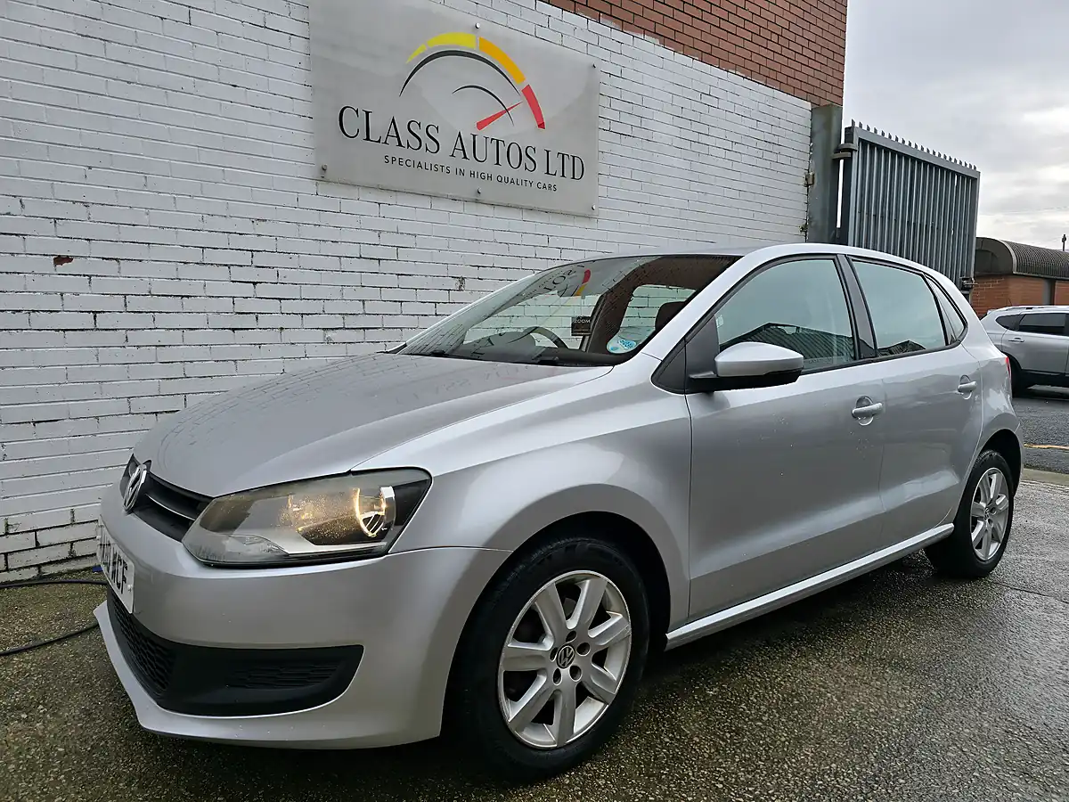 Used 2010 Volkswagen Polo Se Silver - Interior and Exterior details 7