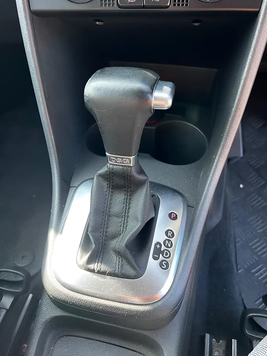 Used 2010 Volkswagen Polo Se Silver - Interior and Exterior details 13