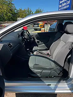Used 2010 Volkswagen Polo Se Silver - Interior and Exterior details 16