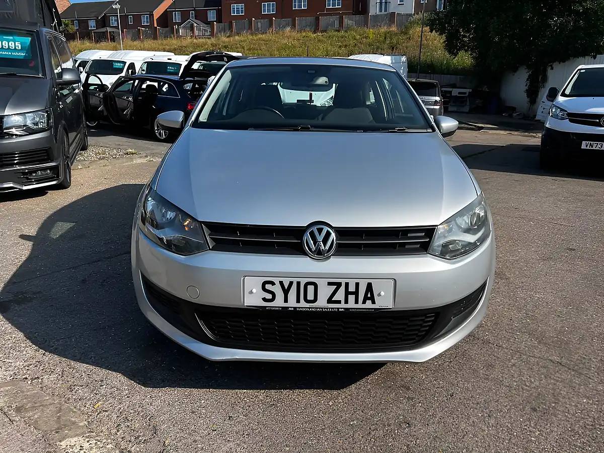 Used 2010 Volkswagen Polo Se Silver - Interior and Exterior details 5