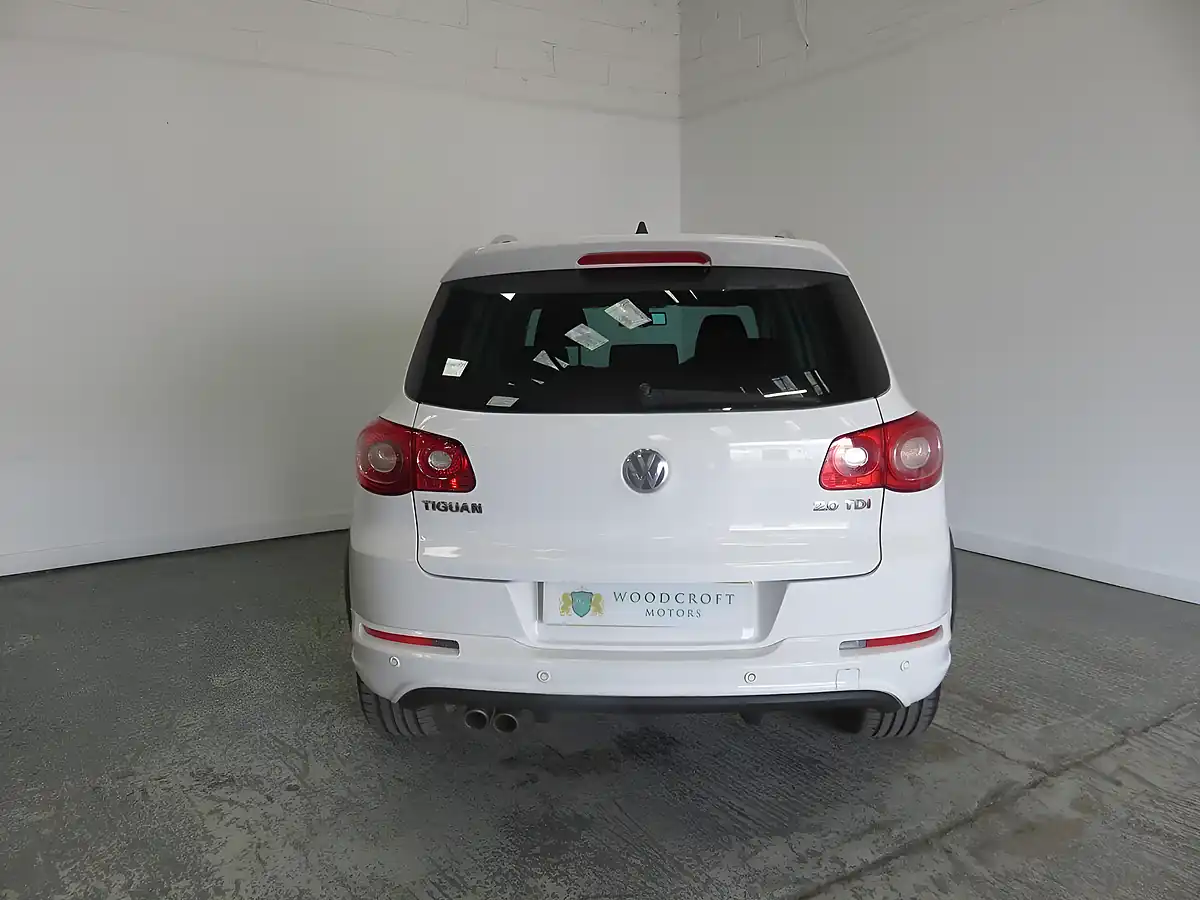 Used 2010 Volkswagen Tiguan R-Line White - Interior and Exterior details 10