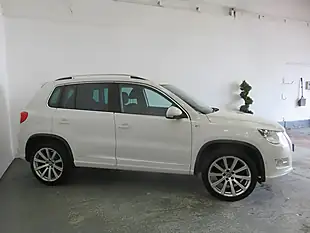 Used 2010 Volkswagen Tiguan R-Line White - Interior and Exterior details 3