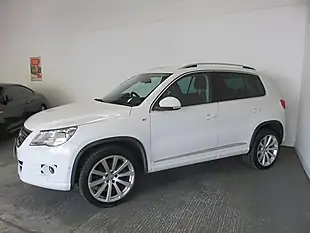 Used 2010 Volkswagen Tiguan R-Line White - Interior and Exterior details 4