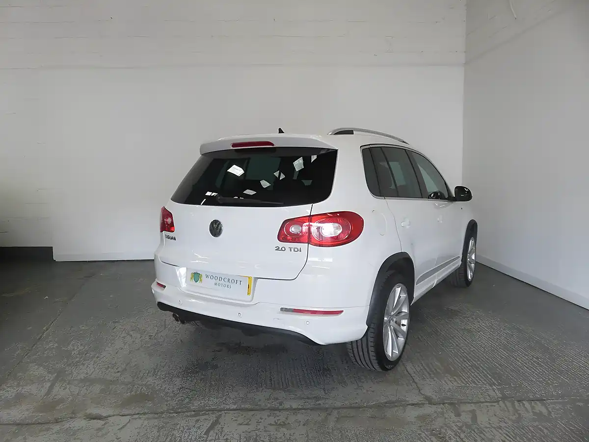 Used 2010 Volkswagen Tiguan R-Line White - Interior and Exterior details 6