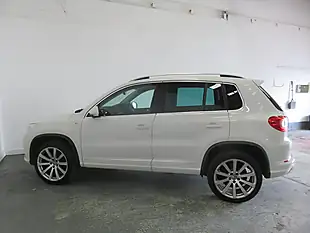 Used 2010 Volkswagen Tiguan R-Line White - Interior and Exterior details 7