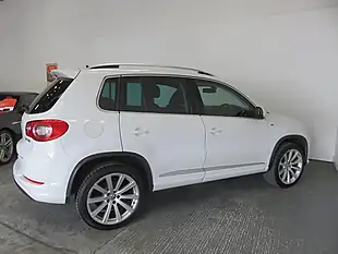 Used 2010 Volkswagen Tiguan R-Line White - Interior and Exterior details 8
