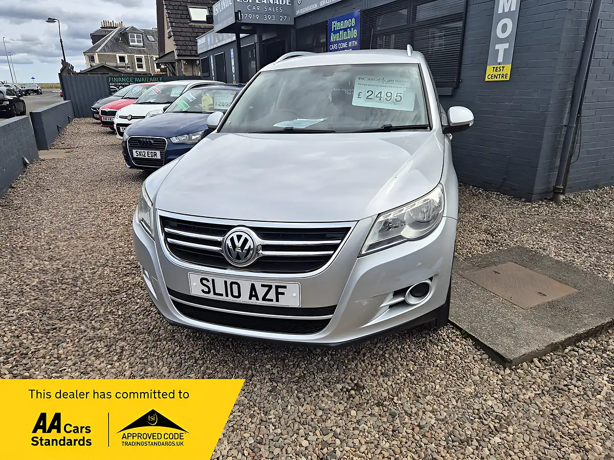 Used 2010 Volkswagen Tiguan Se Silver - Front View