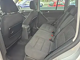 Used 2010 Volkswagen Tiguan Se Silver - Interior and Exterior details 13