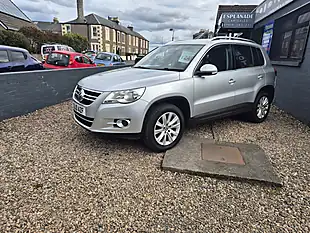 Used 2010 Volkswagen Tiguan Se Silver - Interior and Exterior details 2