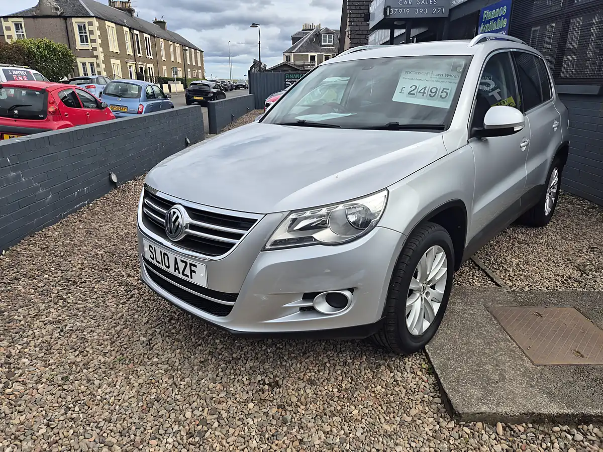 Used 2010 Volkswagen Tiguan Se Silver - Interior and Exterior details 3
