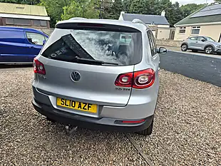 Used 2010 Volkswagen Tiguan Se Silver - Interior and Exterior details 8