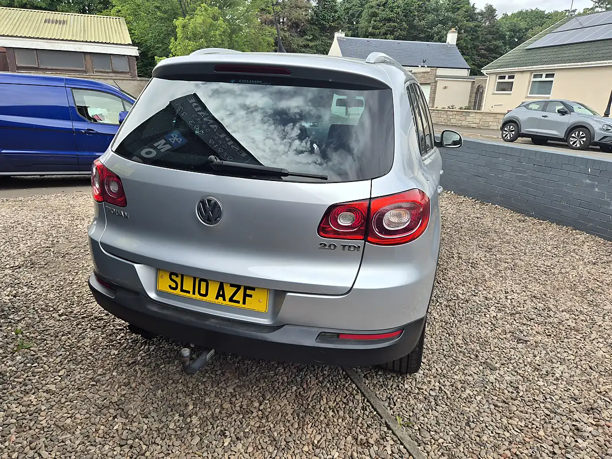 Used 2010 Volkswagen Tiguan Se Silver - Interior and Exterior details 8