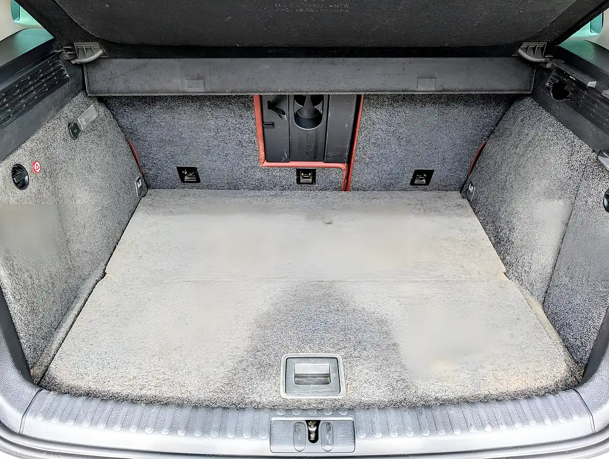 Used 2010 Volkswagen Tiguan Summit White - Interior and Exterior details 12