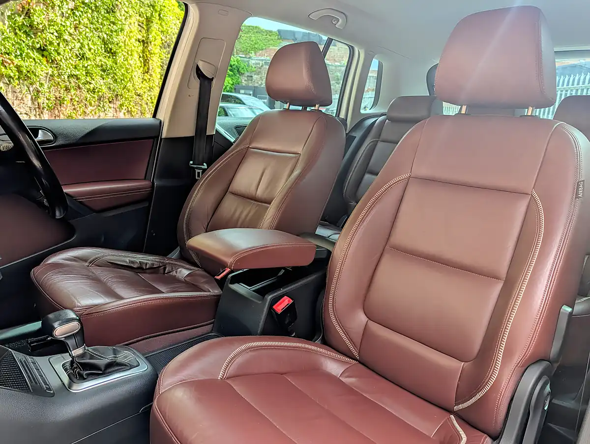 Used 2010 Volkswagen Tiguan Summit White - Interior and Exterior details 15