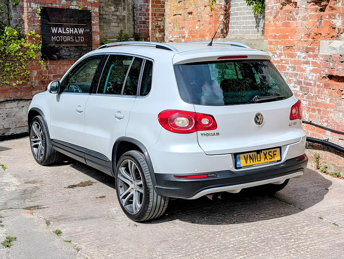 Used 2010 Volkswagen Tiguan Summit White - Interior and Exterior details 18