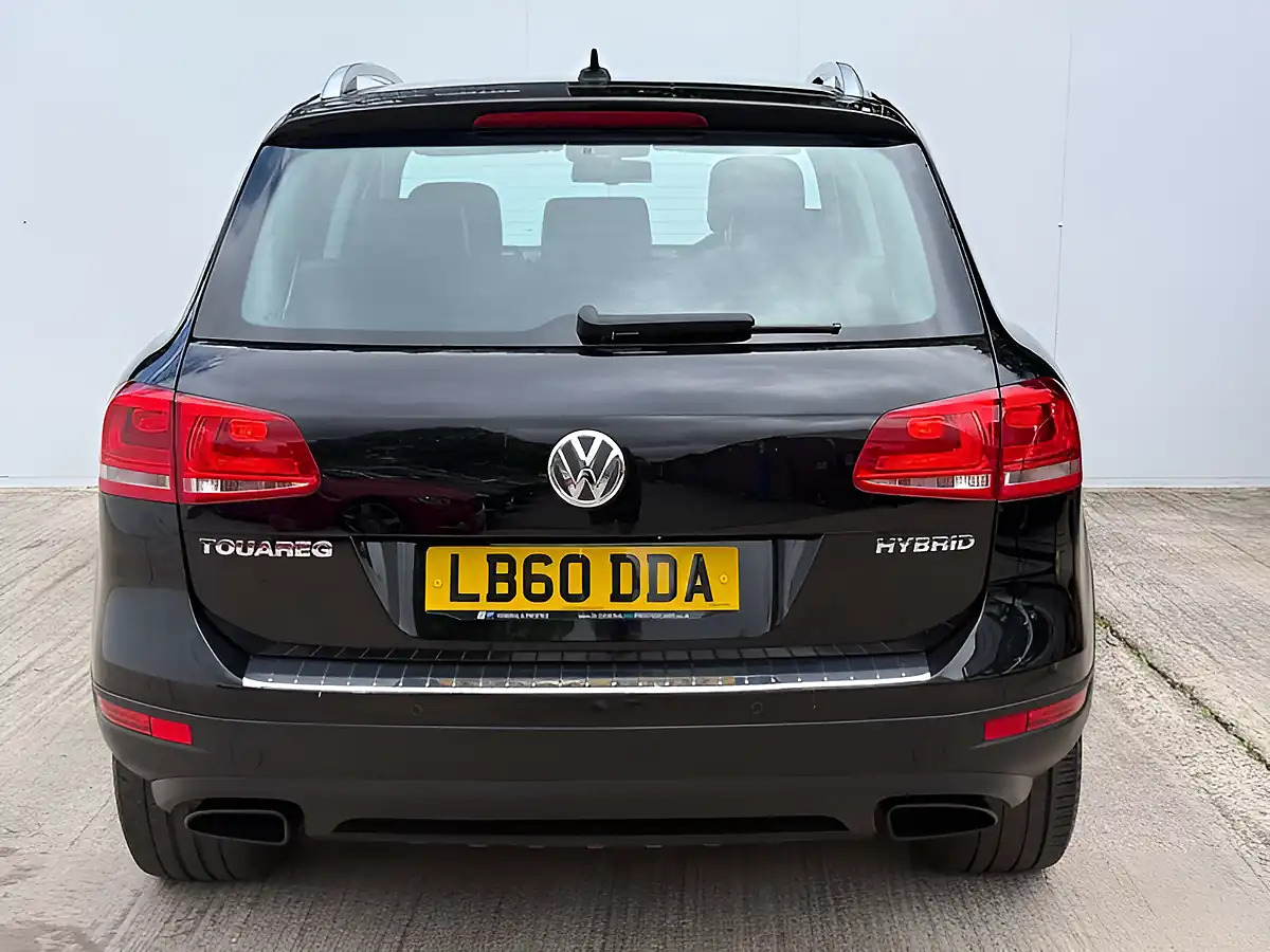 Used 2010 Volkswagen Touareg Touareg Black - Interior and Exterior details 10