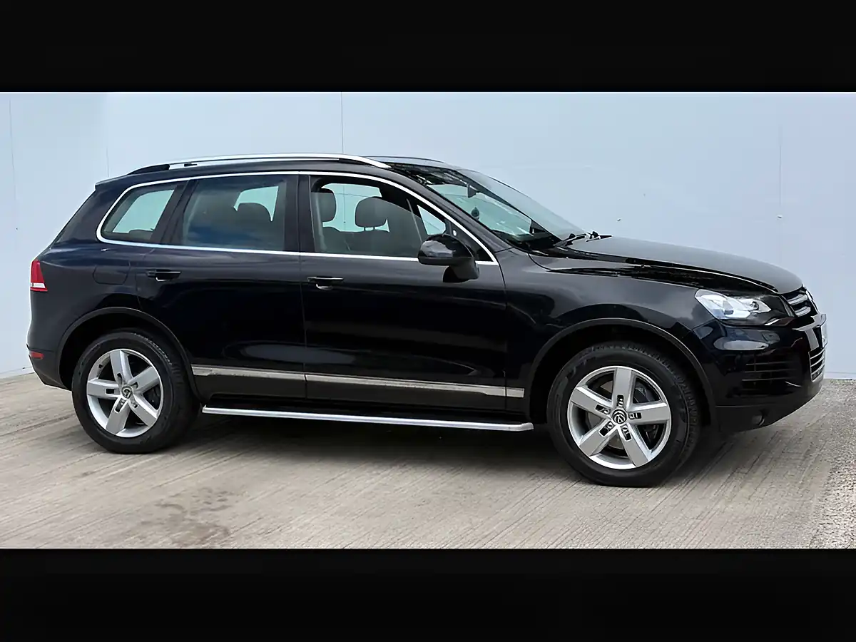 Used 2010 Volkswagen Touareg Touareg Black - Interior and Exterior details 2