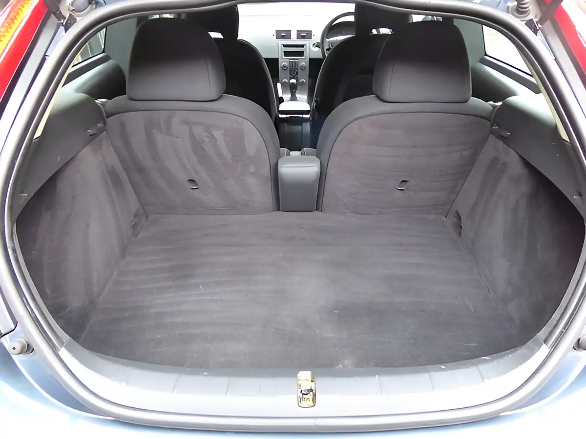 Used 2010 Volvo C30 Drive S Blue - Interior and Exterior details 17