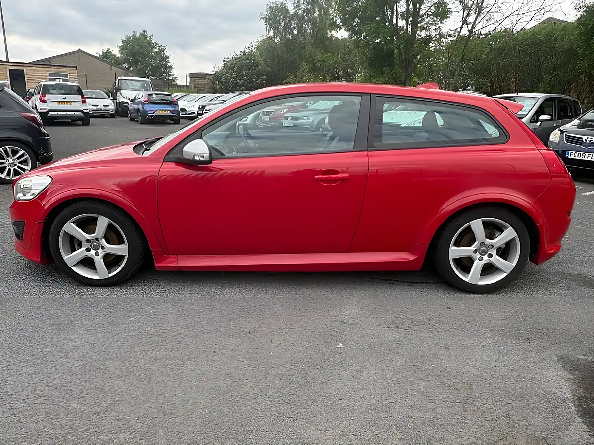 Used 2010 Volvo C30 R-Design Red - Interior and Exterior details 4