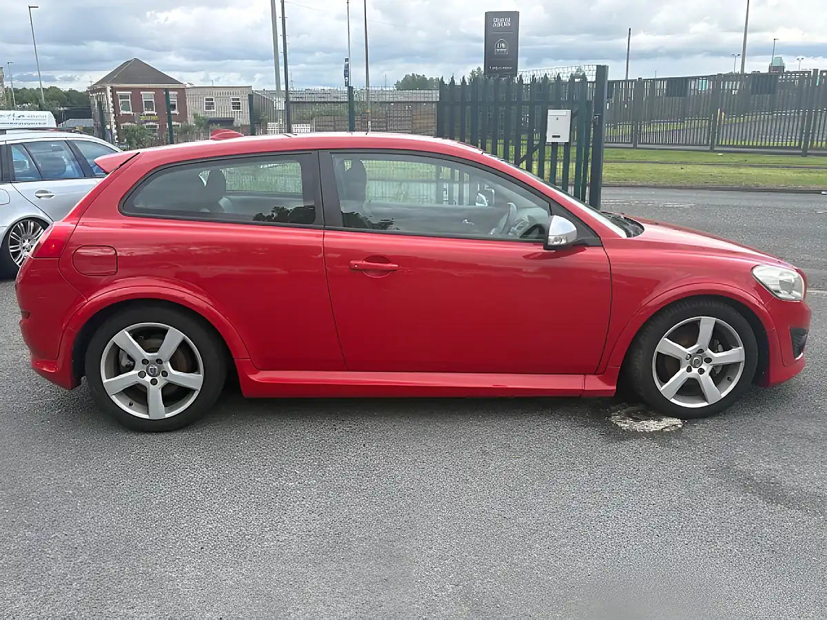 Used 2010 Volvo C30 R-Design Red - Interior and Exterior details 6