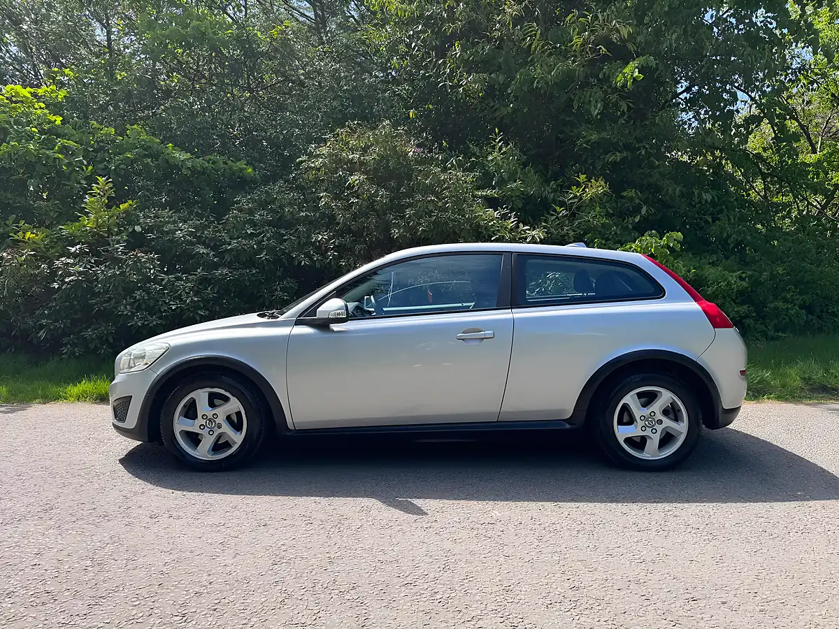 Used 2010 Volvo C30 S Sports Coupe Euro 4 3dr Silver - Interior and Exterior details 10