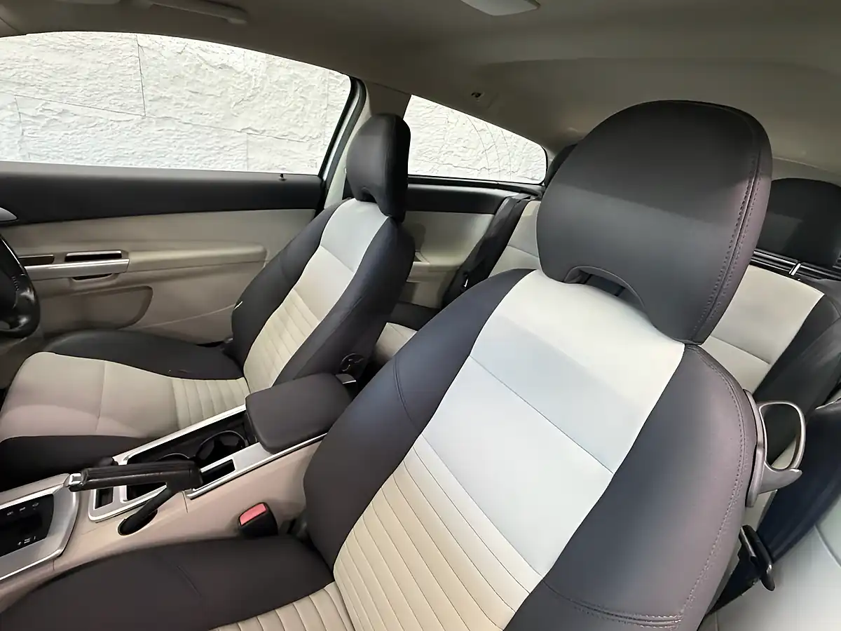 Used 2010 Volvo C30 Se Silver - Interior and Exterior details 10