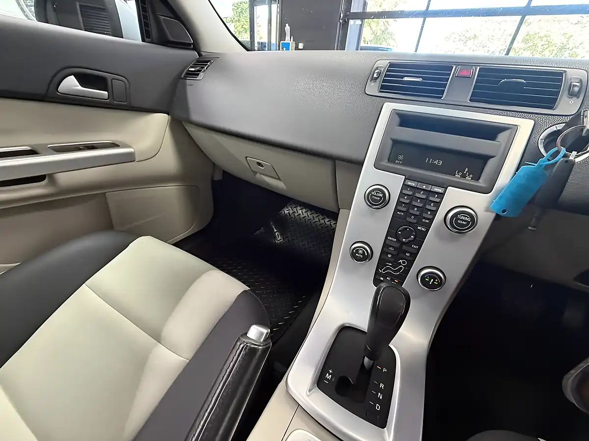 Used 2010 Volvo C30 Se Silver - Interior and Exterior details 11