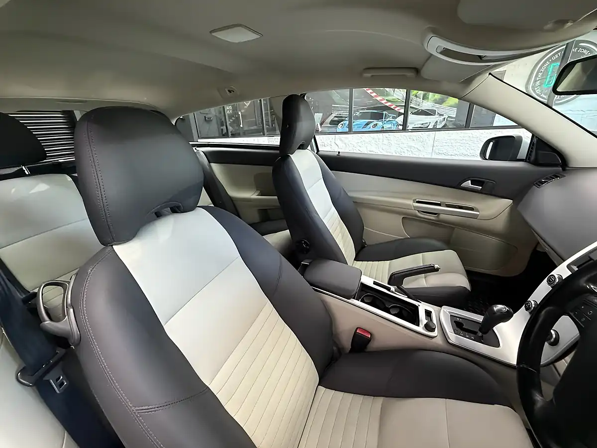 Used 2010 Volvo C30 Se Silver - Interior and Exterior details 16