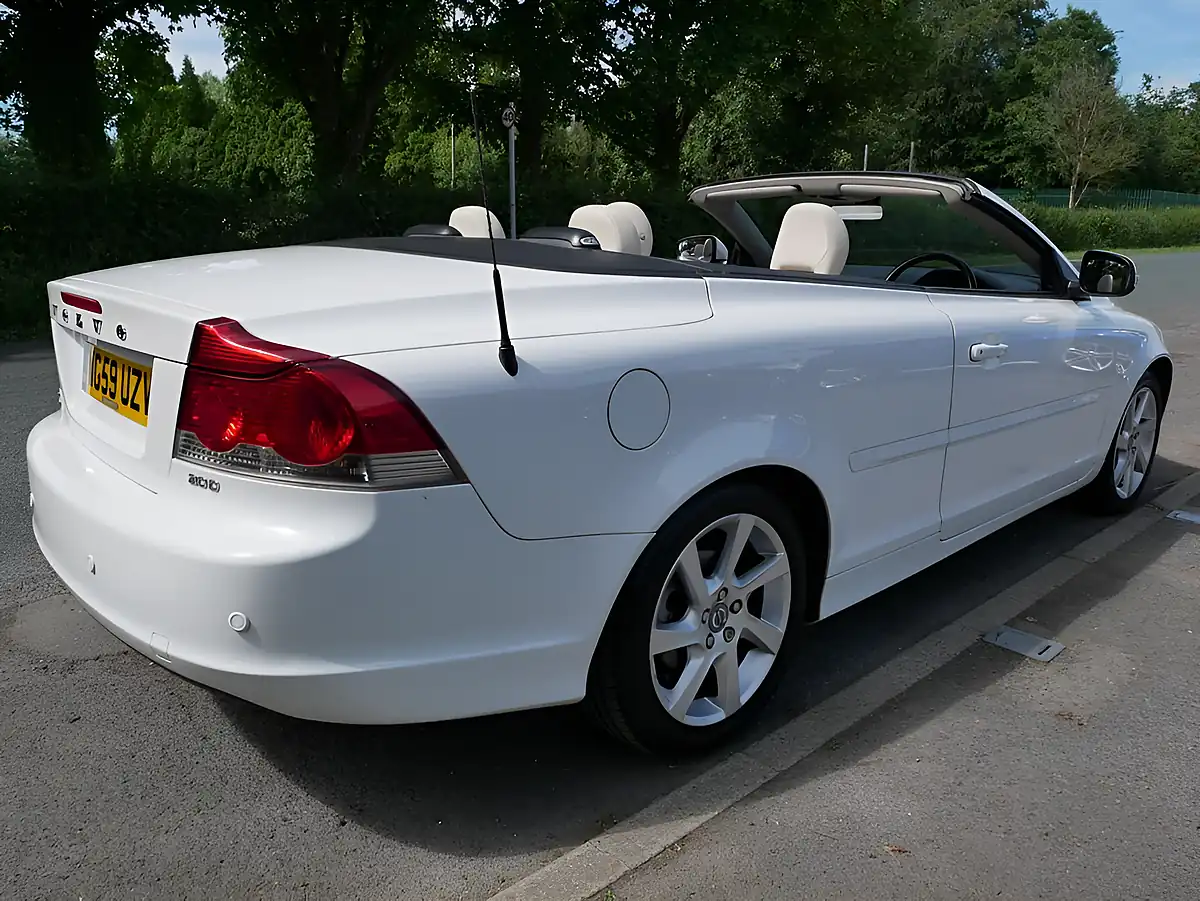 Used 2010 Volvo C70 Ice White White - Interior and Exterior details 11