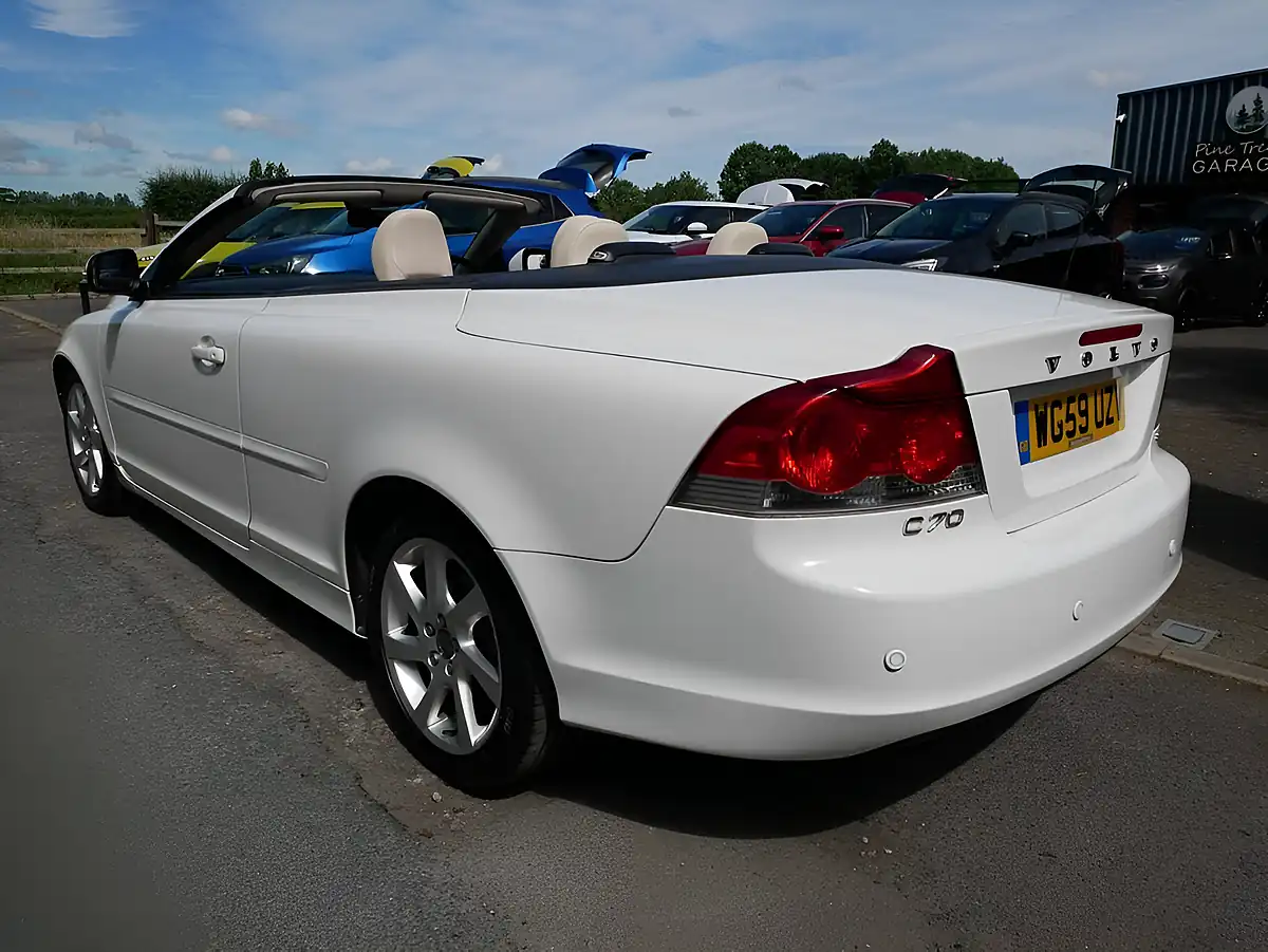 Used 2010 Volvo C70 Ice White White - Interior and Exterior details 12