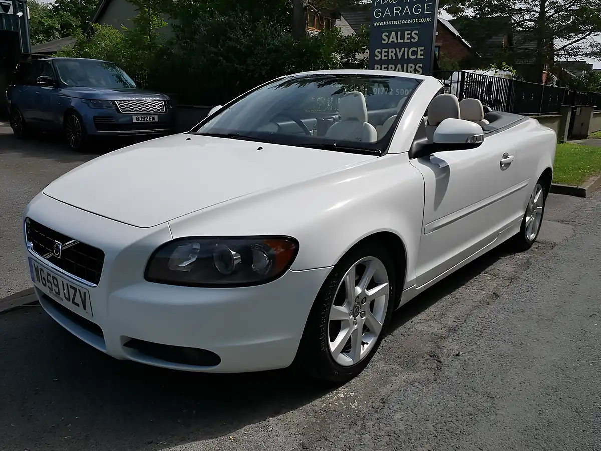 Used 2010 Volvo C70 Ice White White - Interior and Exterior details 13
