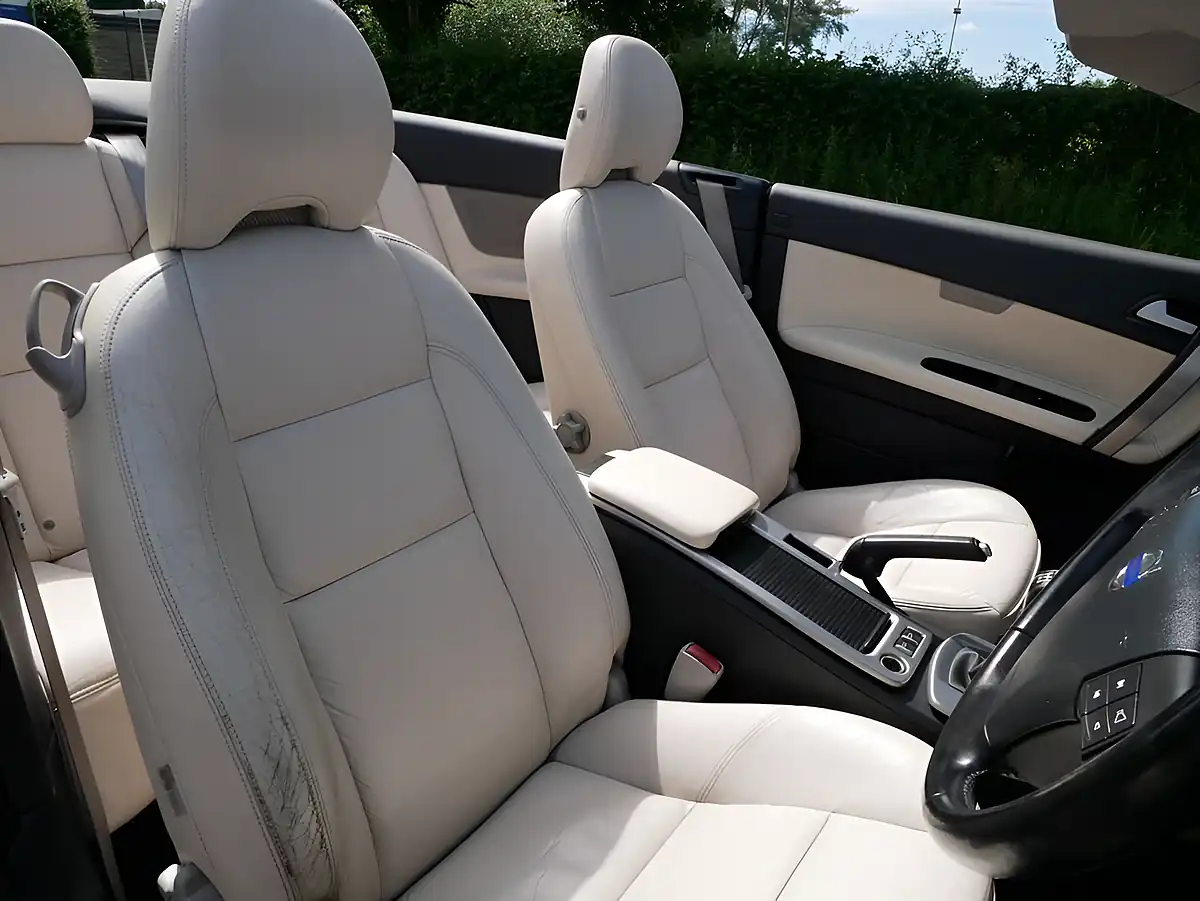 Used 2010 Volvo C70 Ice White White - Interior and Exterior details 14