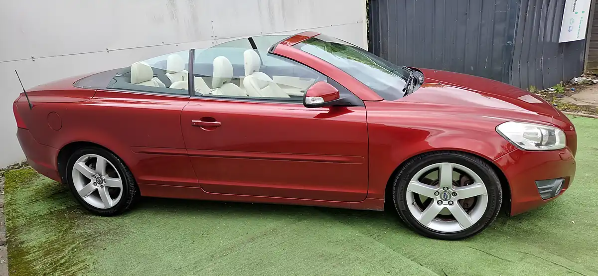 Used 2010 Volvo C70 Se Luxury Red - Interior and Exterior details 10