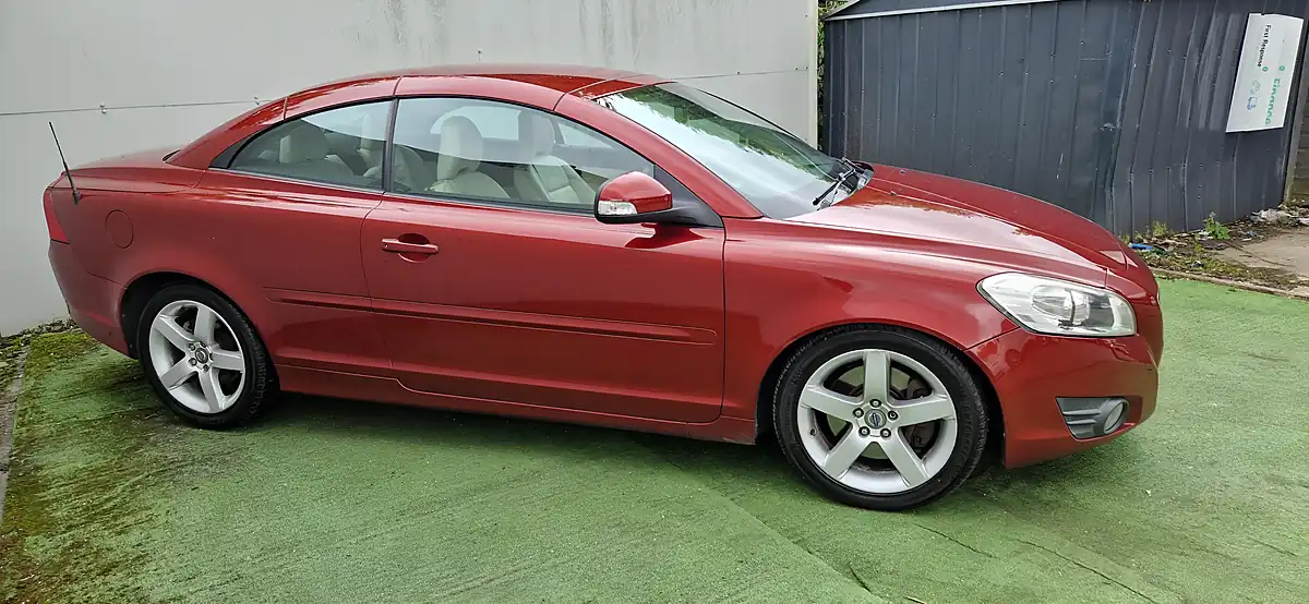Used 2010 Volvo C70 Se Luxury Red - Interior and Exterior details 11