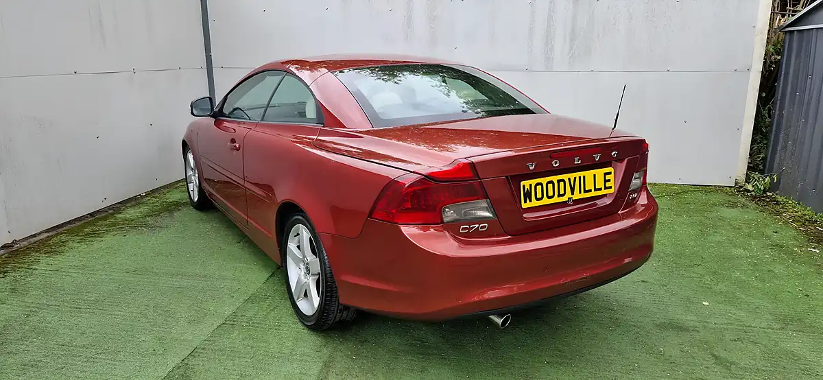 Used 2010 Volvo C70 Se Luxury Red - Interior and Exterior details 13
