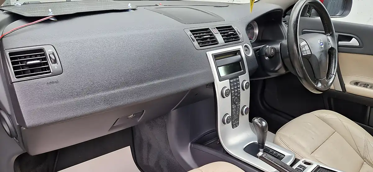 Used 2010 Volvo C70 Se Luxury Red - Interior and Exterior details 17
