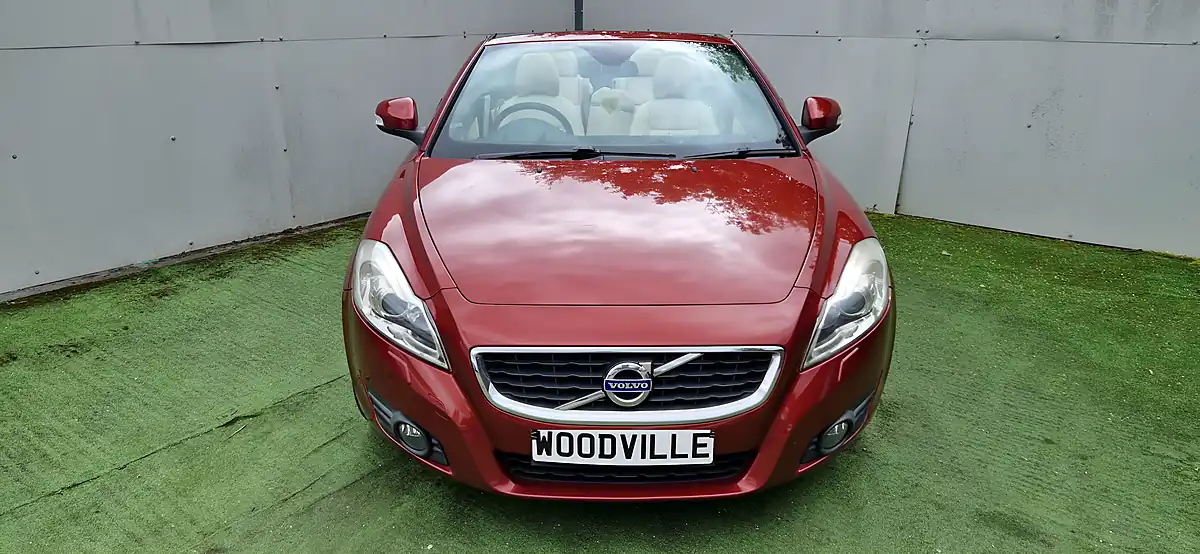 Used 2010 Volvo C70 Se Luxury Red - Interior and Exterior details 4