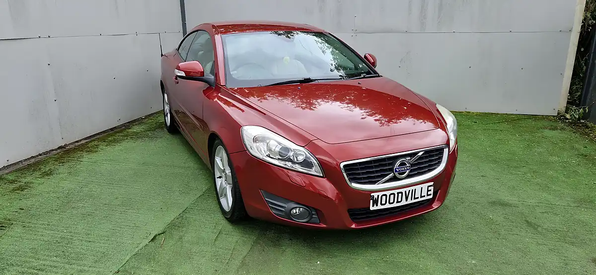 Used 2010 Volvo C70 Se Luxury Red - Interior and Exterior details 5