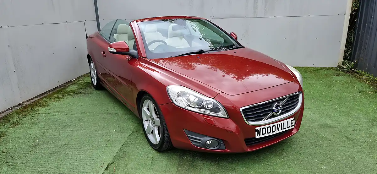 Used 2010 Volvo C70 Se Luxury Red - Interior and Exterior details 6