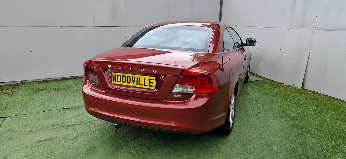 Used 2010 Volvo C70 Se Luxury Red - Interior and Exterior details 7
