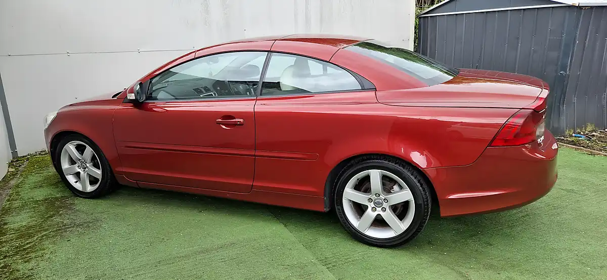 Used 2010 Volvo C70 Se Luxury Red - Interior and Exterior details 9