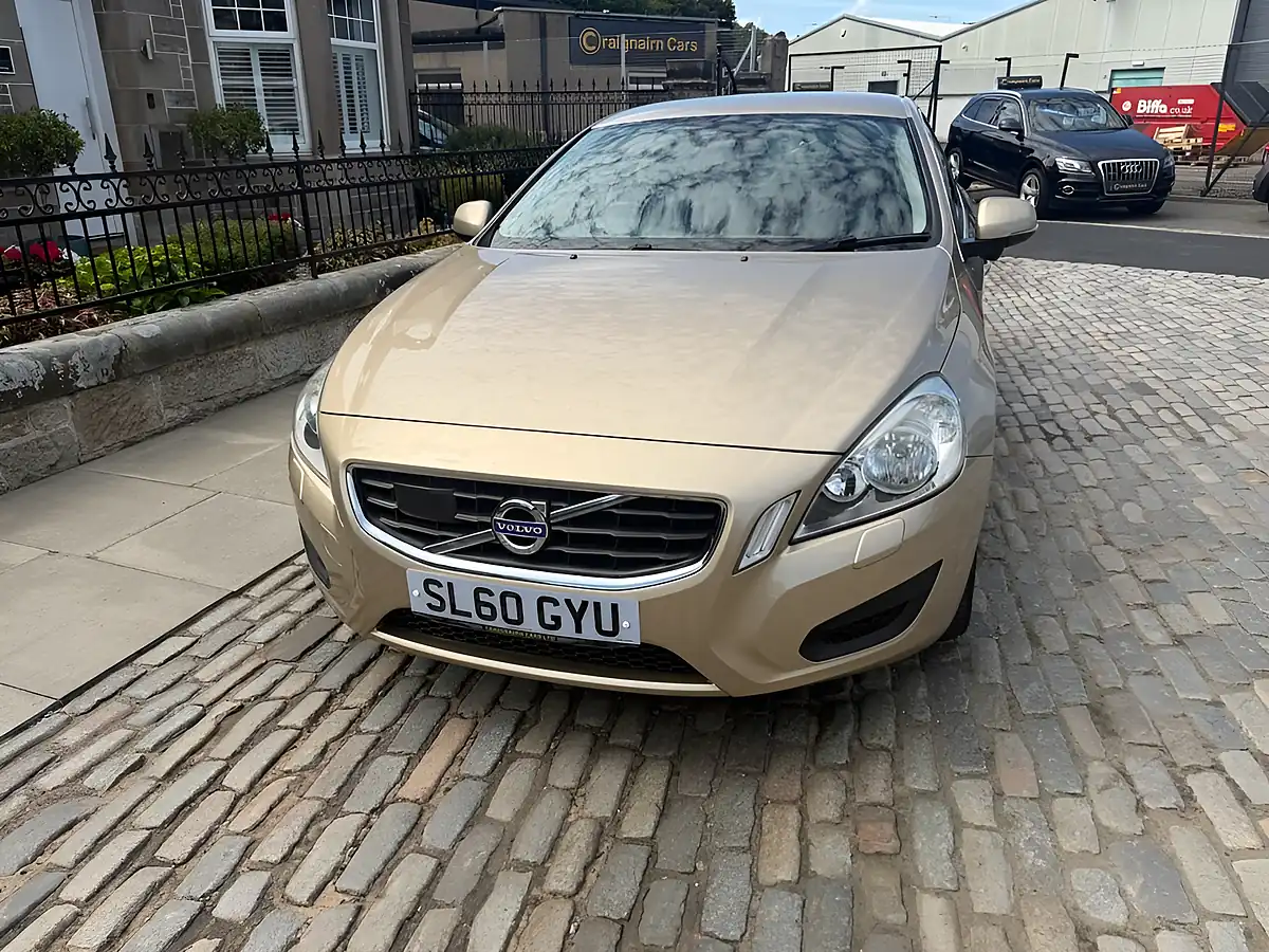 Used 2010 Volvo S60 Se Gold - Interior and Exterior details 10