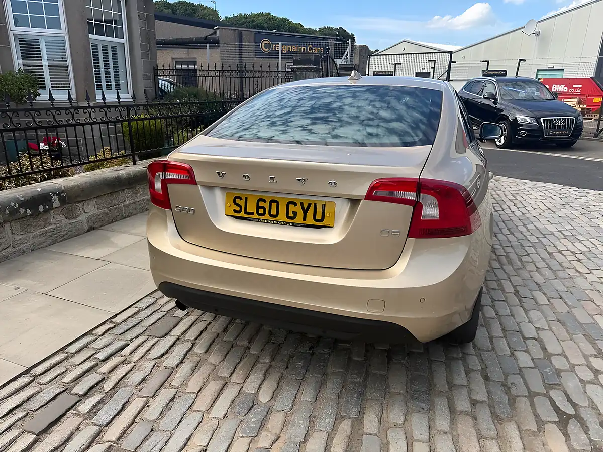 Used 2010 Volvo S60 Se Gold - Interior and Exterior details 11